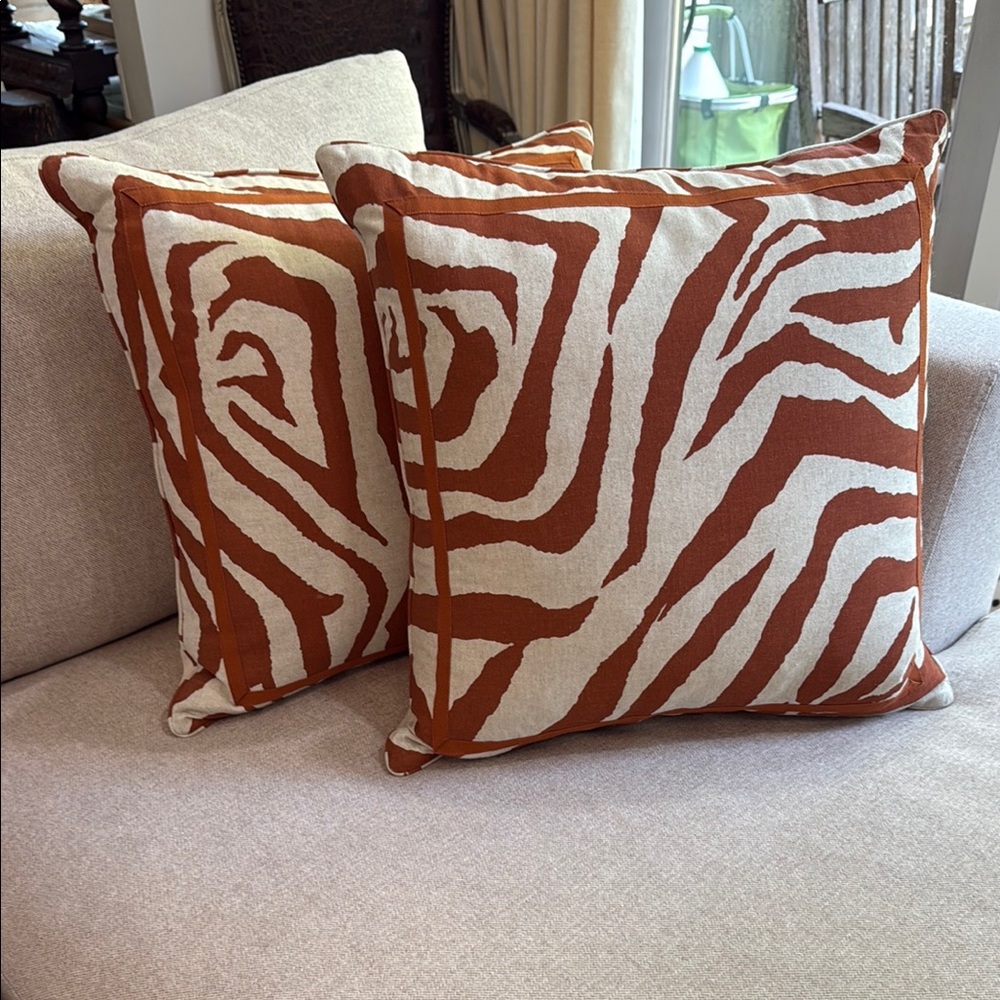 Ryan Studio Cinnamon & Linen Zebra Print Throw Pillow Set